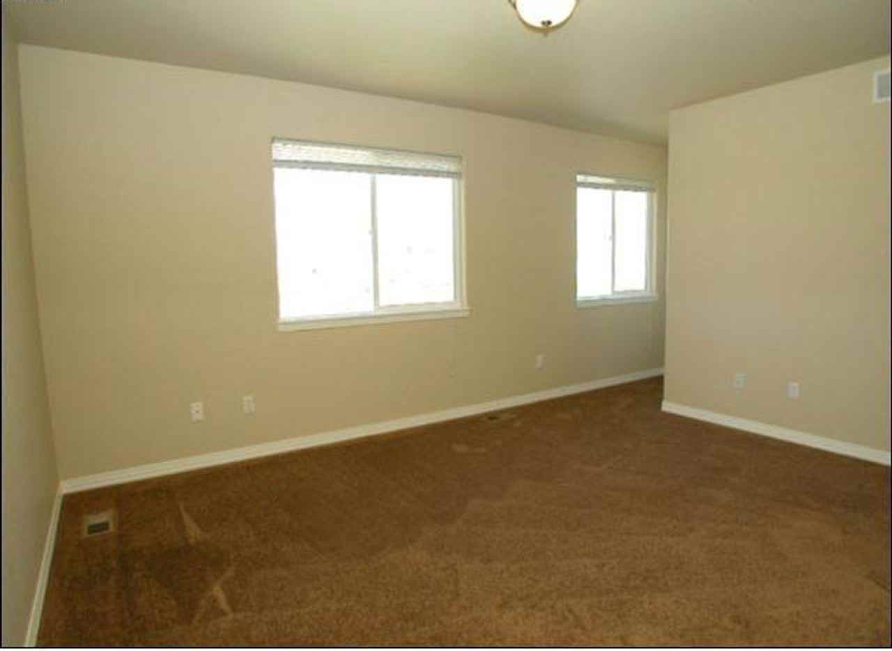 290 S Rachel Ave - Photo 2 of 9