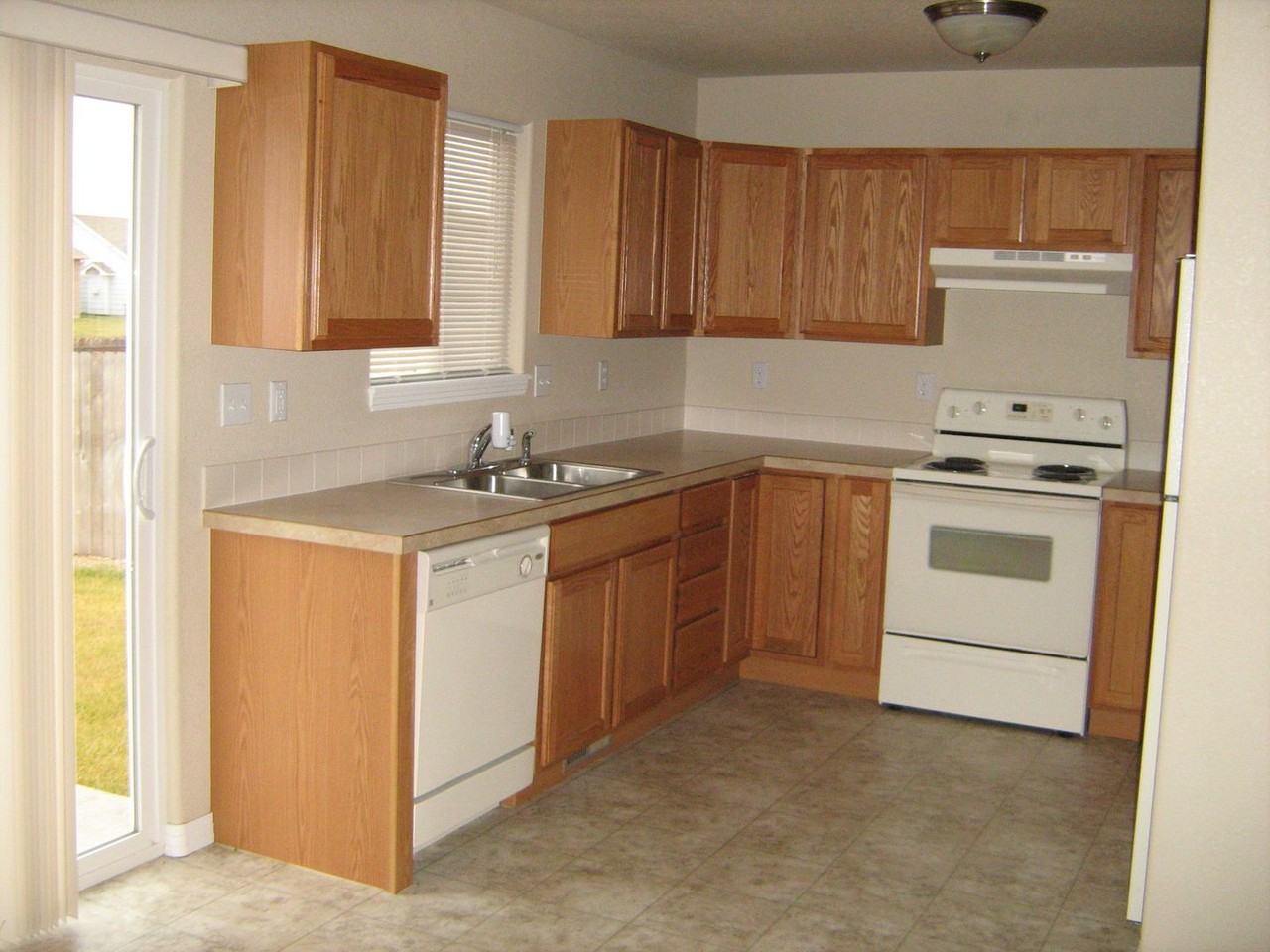 290 S Rachel Ave - Photo 3 of 9