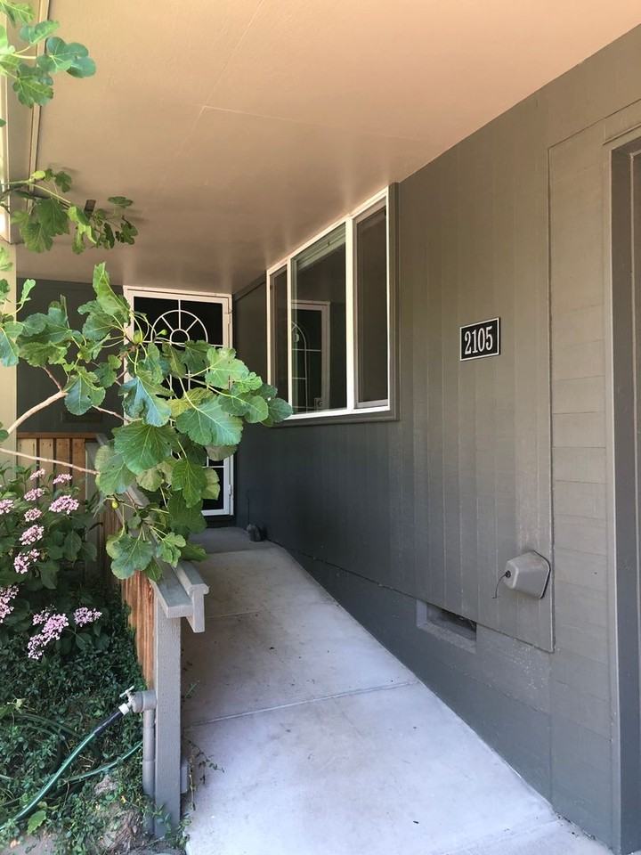 2105 Washington St - Photo 2 of 50
