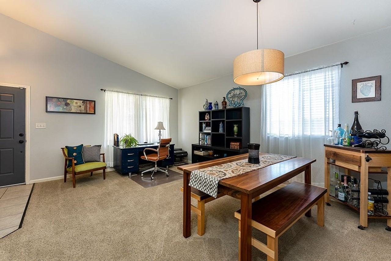 1465 Springfield Park Dr - Photo 3 of 13