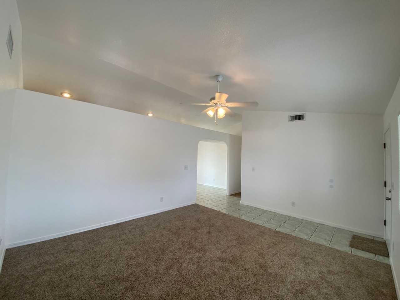 6582 Hershey Way - Photo 3 of 40