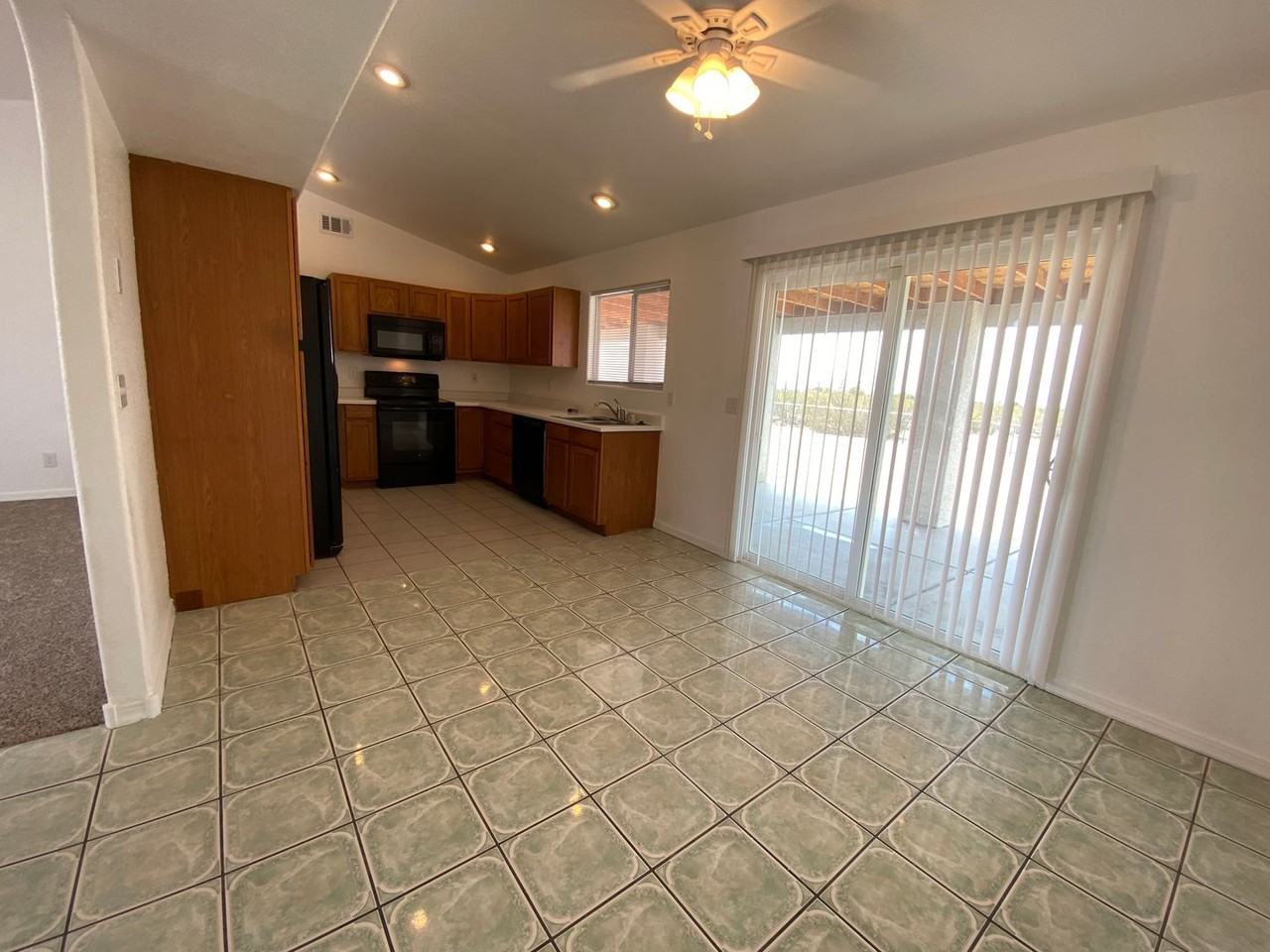 6582 Hershey Way - Photo 6 of 40
