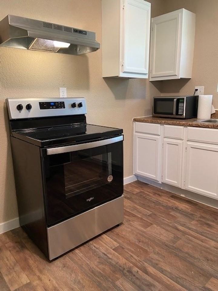 172 N Esplanade - Photo 6 of 27