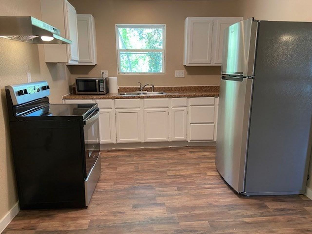 172 N Esplanade - Photo 7 of 27