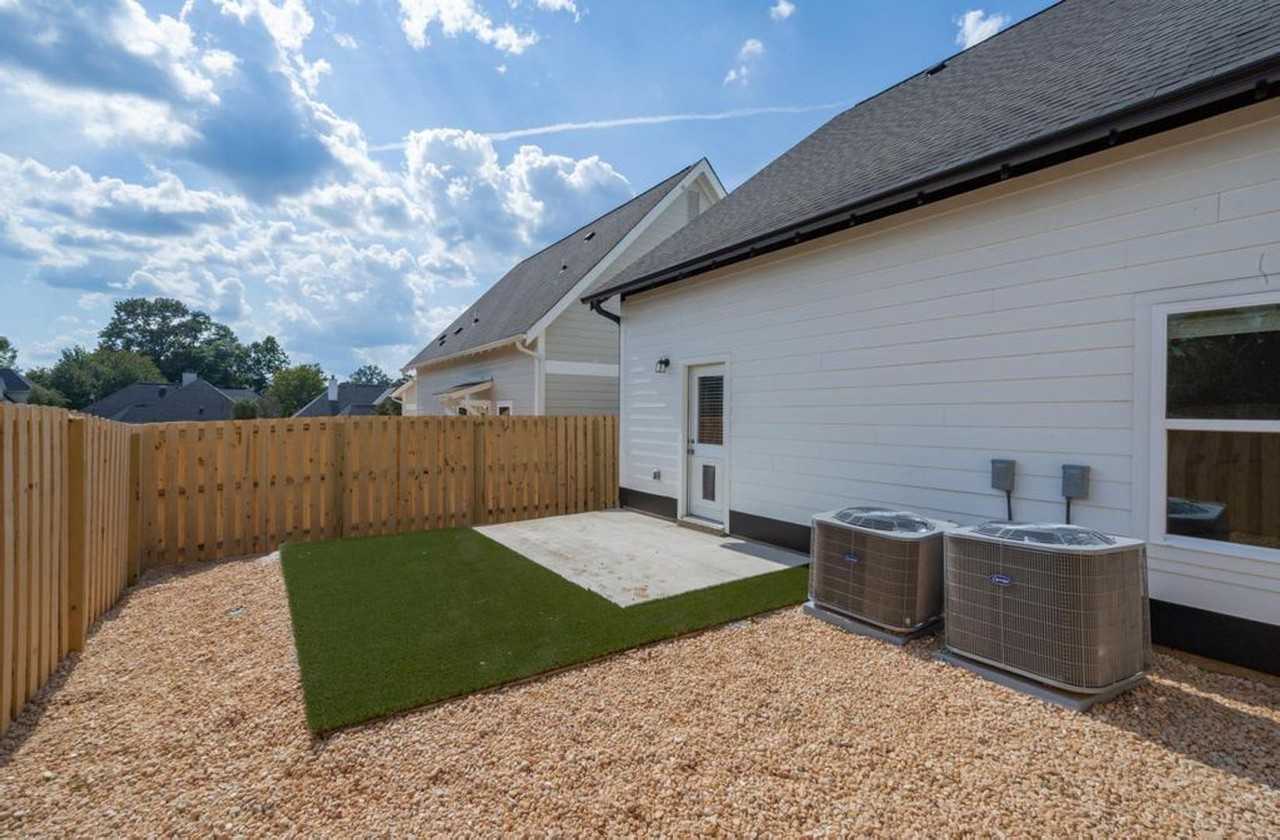 137 Patton Way - Photo 6 of 35