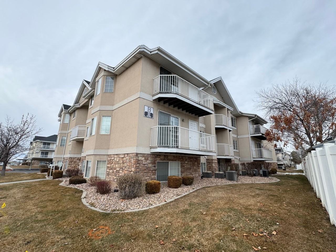 1166 W 1330 S - Photo 3 of 30