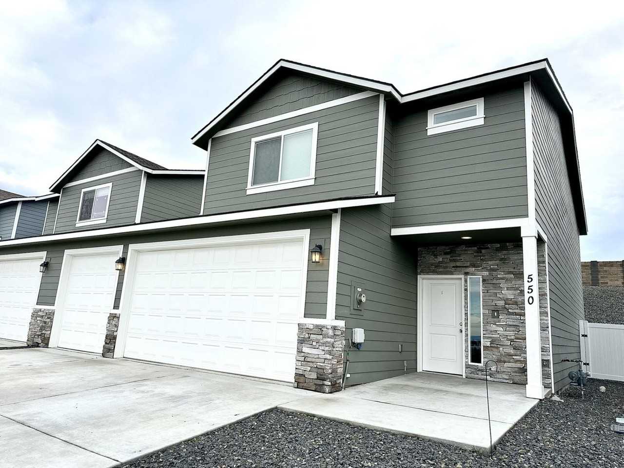 550 Bedrock Loop - Photo 2 of 28