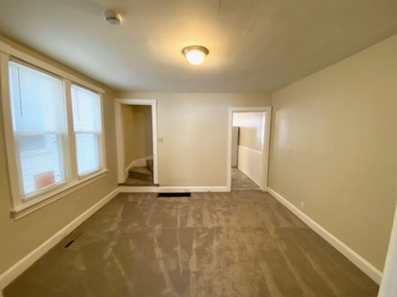 912 Salem Ave - Photo 2 of 12