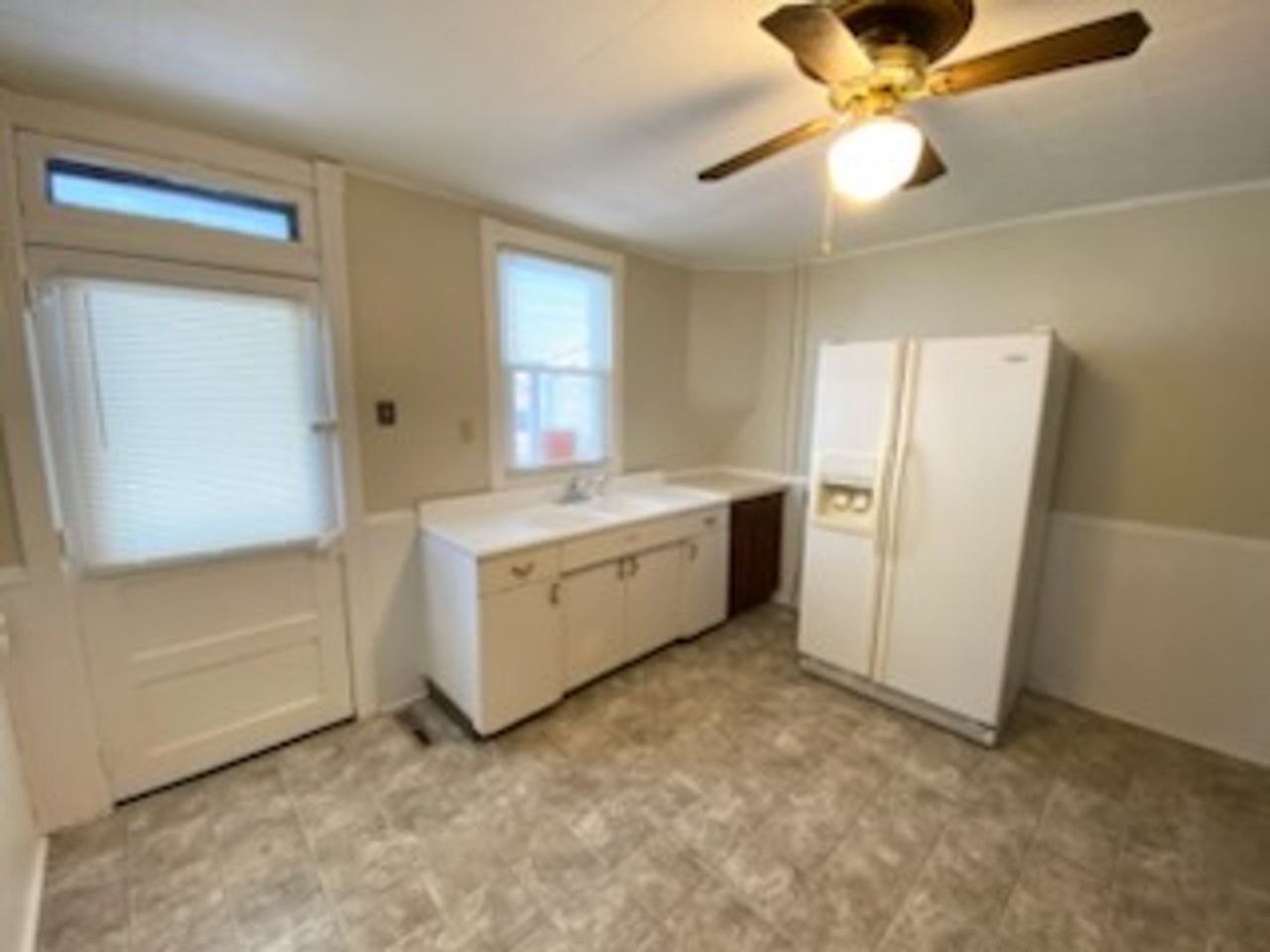 912 Salem Ave - Photo 6 of 12