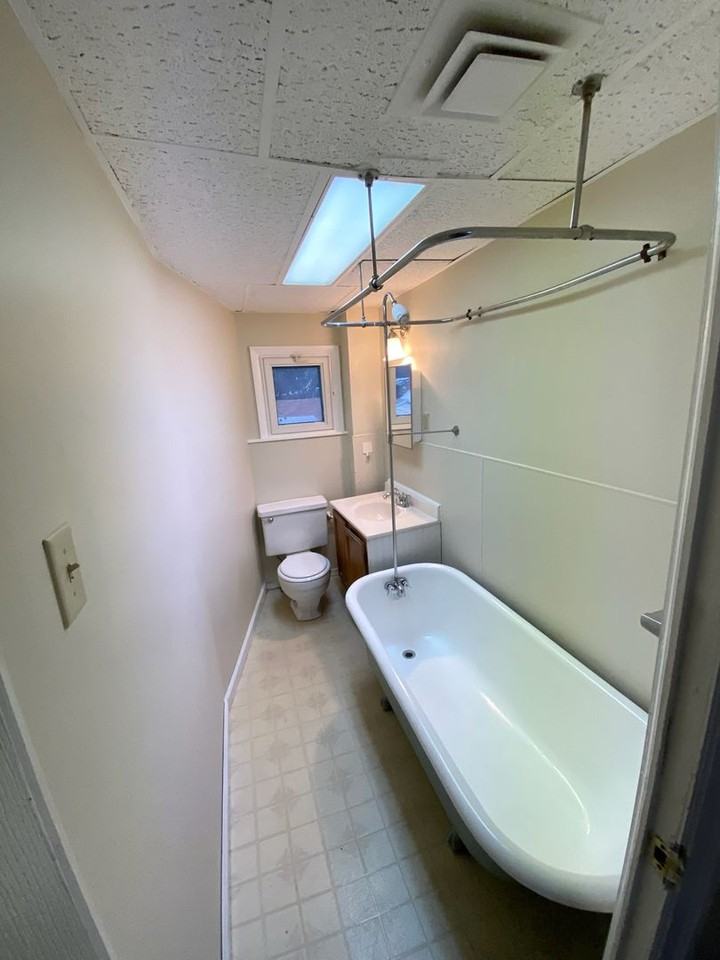 912 Salem Ave - Photo 7 of 12
