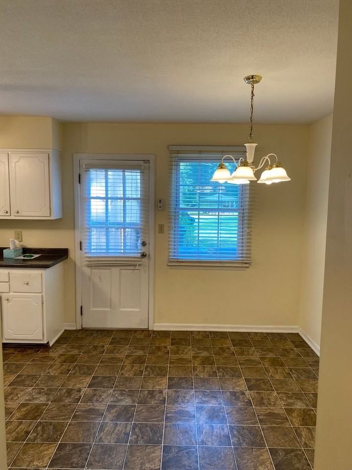 1002 Willow Dr #3 - Photo 5 of 17