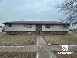 featured image of 609 N Teton Dr