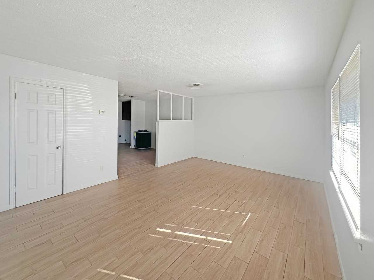 612 E Sunset Dr - Photo 2 of 6