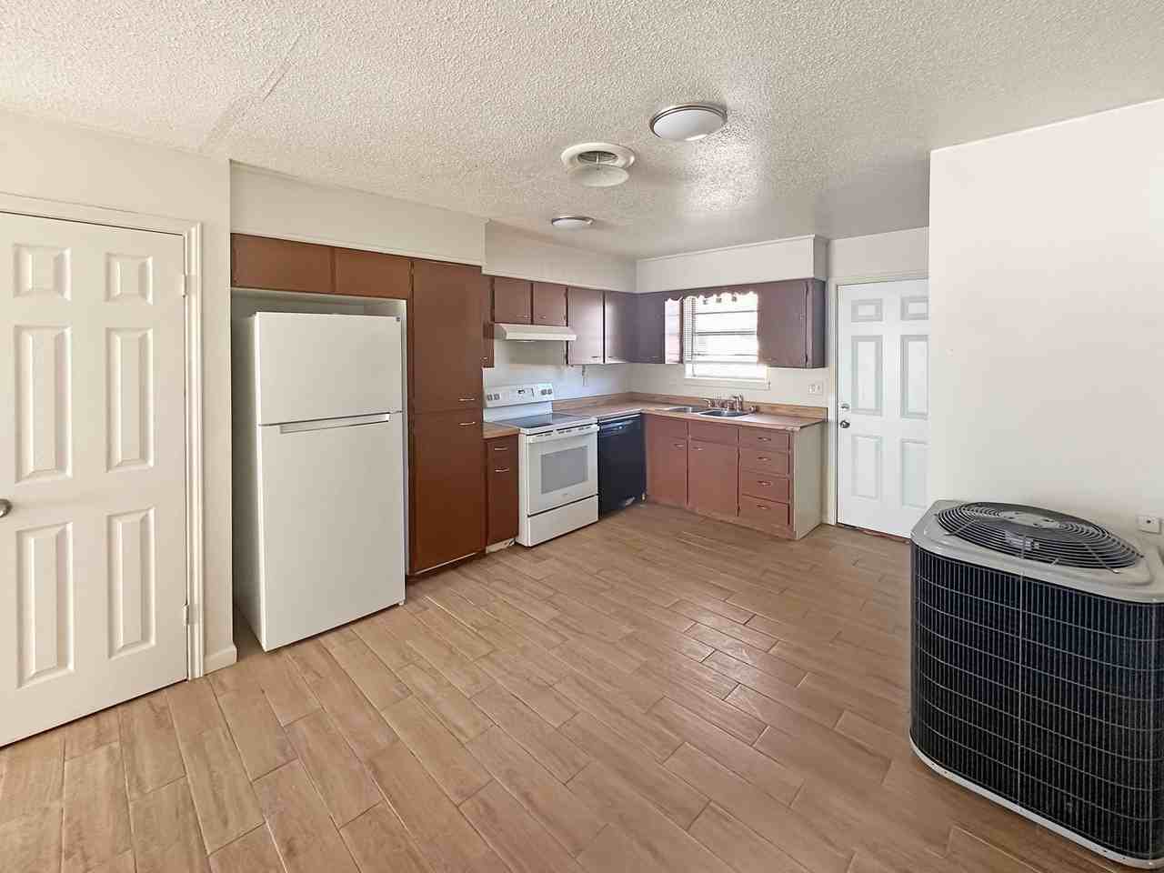 612 E Sunset Dr - Photo 3 of 6