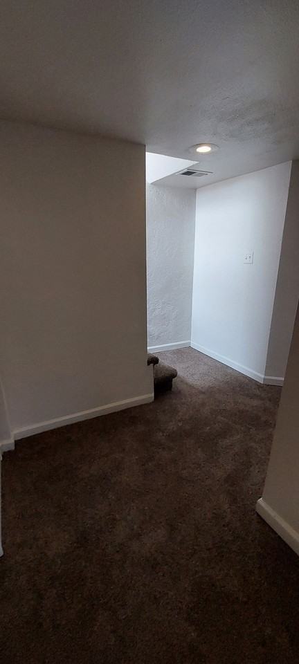 1017 16th St - Photo 5 of 50