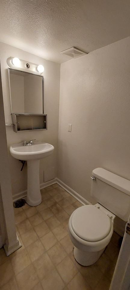 1017 16th St - Photo 7 of 50