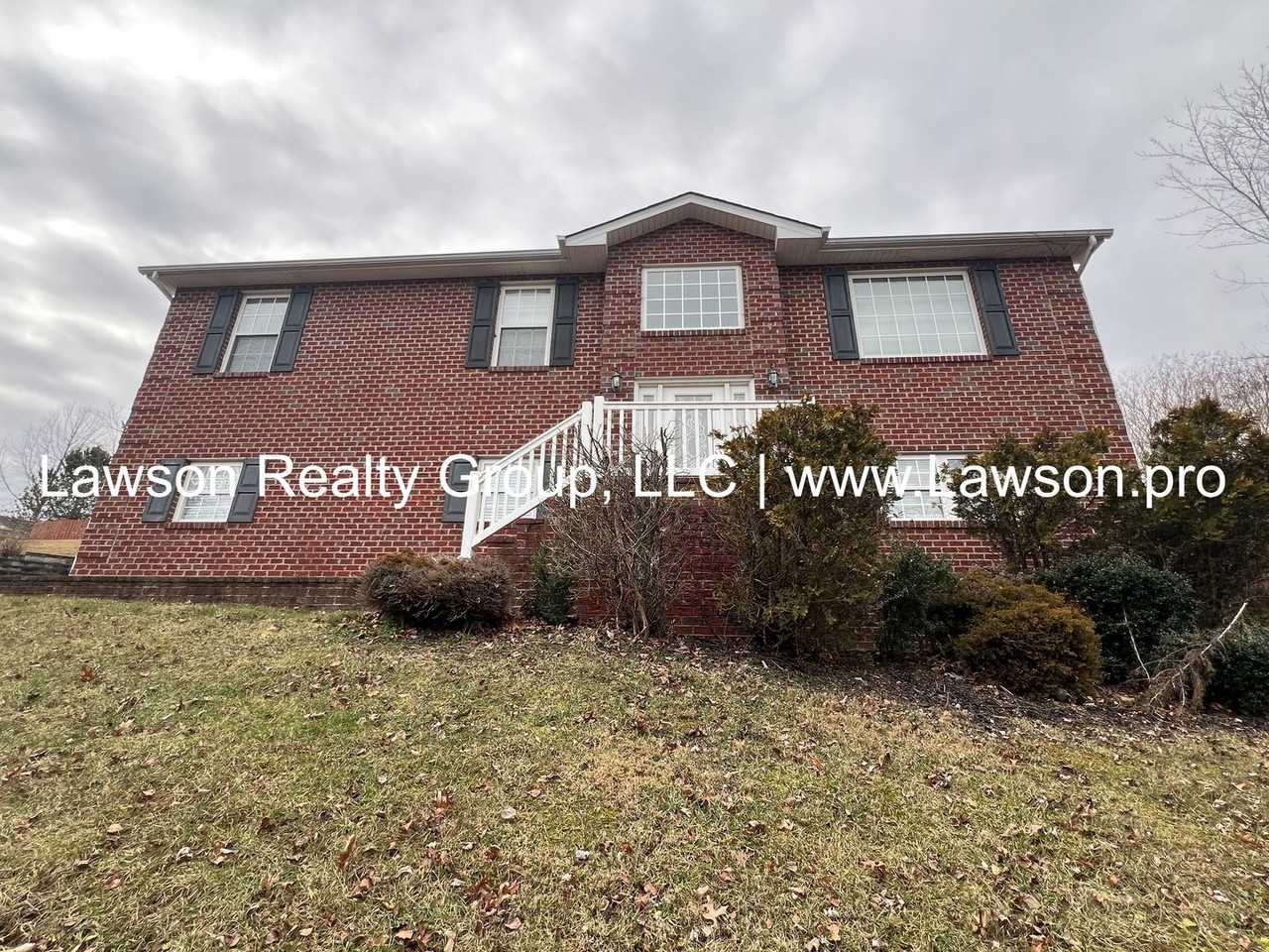 4431 Olyvia Pl - Photo 2 of 44