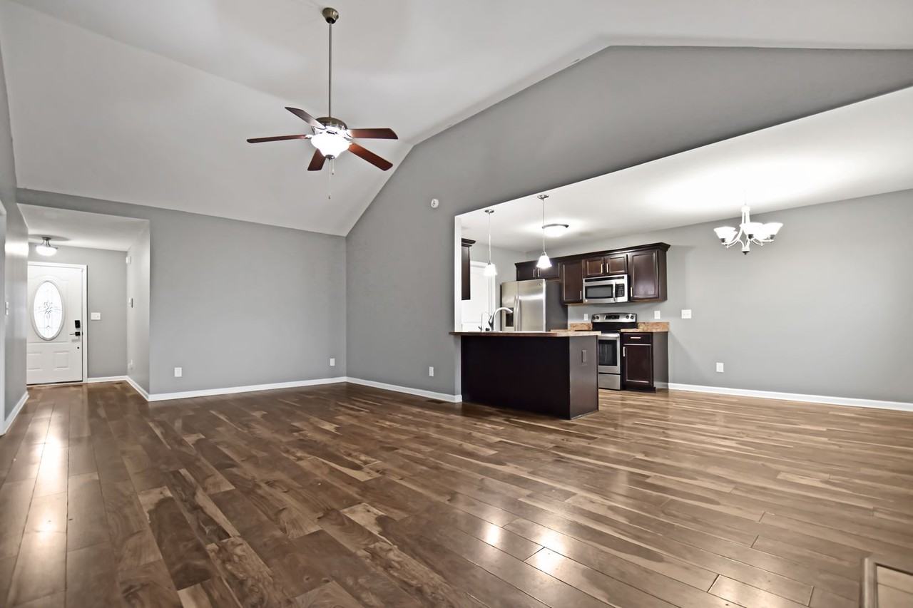 512 Falkland Cir - Photo 5 of 21