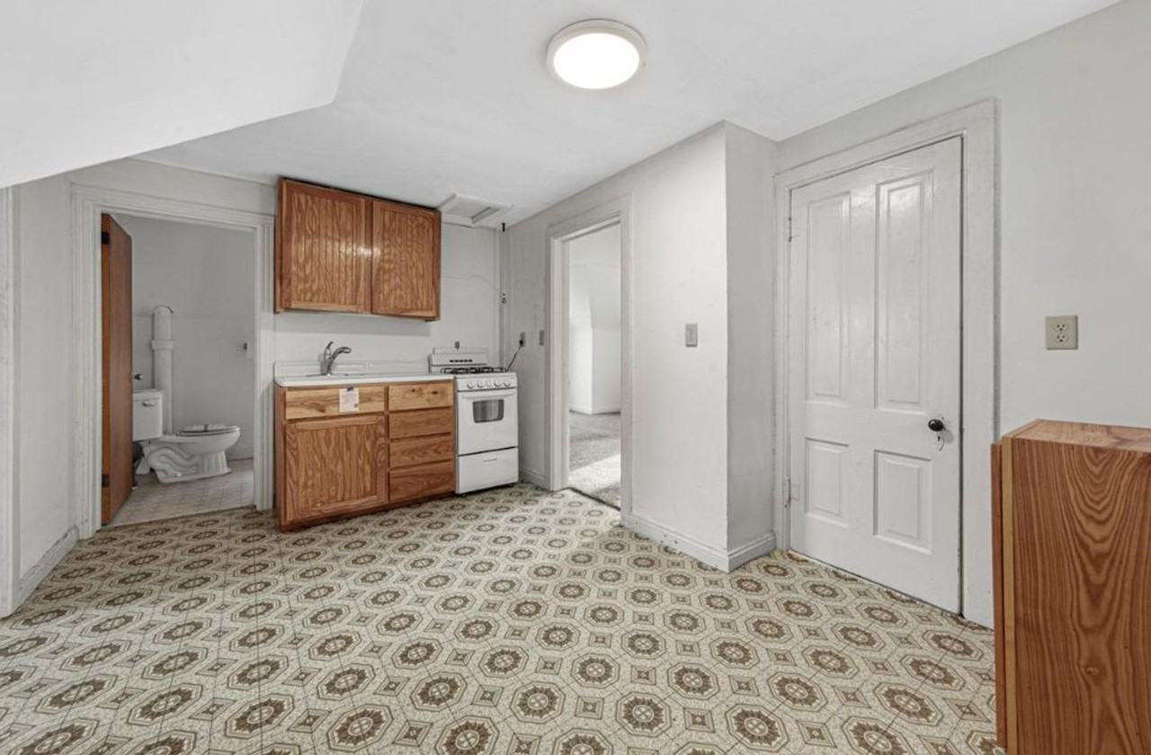 214 W College St #2 - Photo 3 of 7