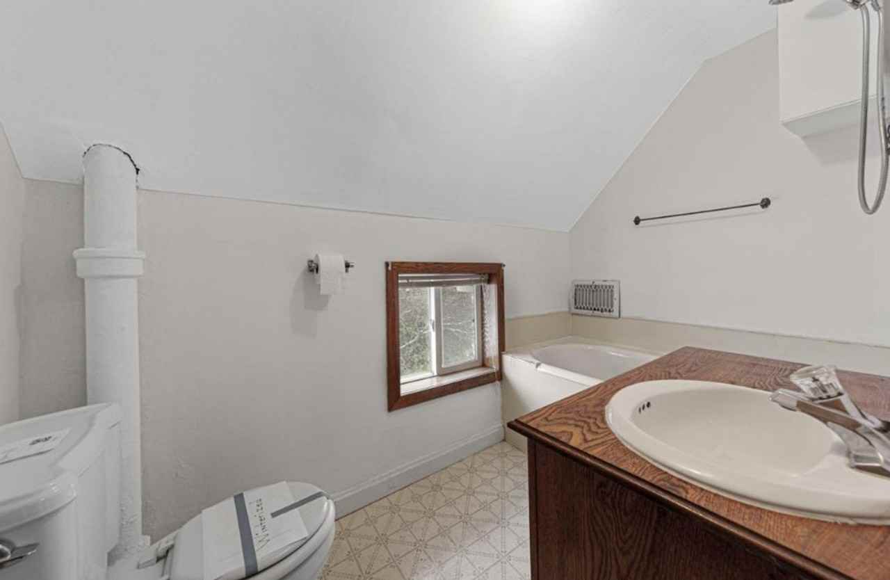 214 W College St #2 - Photo 5 of 7
