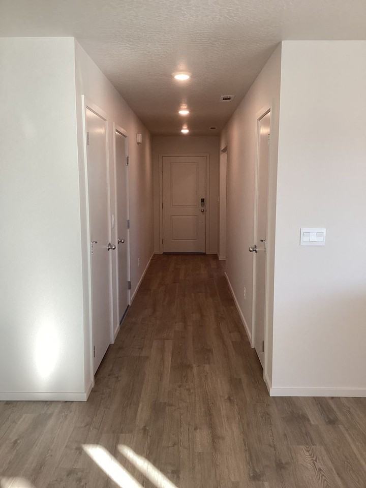 13547 W Crosswinds Ave - Photo 3 of 27