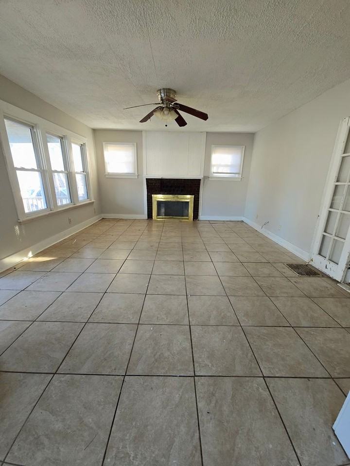 709 King Ave - Photo 2 of 10