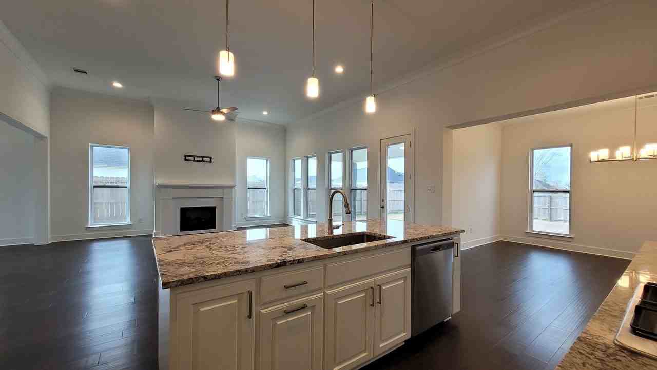 10130 Oak Colony Dr - Photo 5 of 13