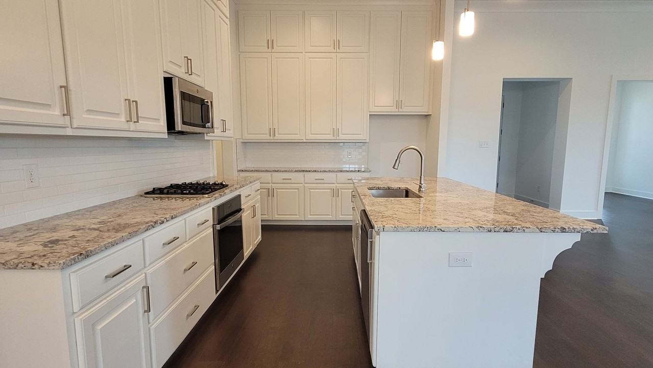 10130 Oak Colony Dr - Photo 6 of 13