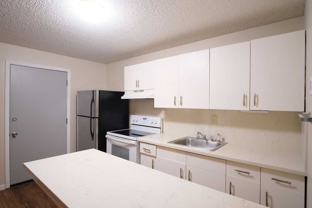 432 Sycamore Ave - Photo 4 of 19