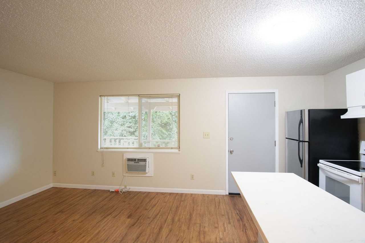 432 Sycamore Ave - Photo 7 of 19