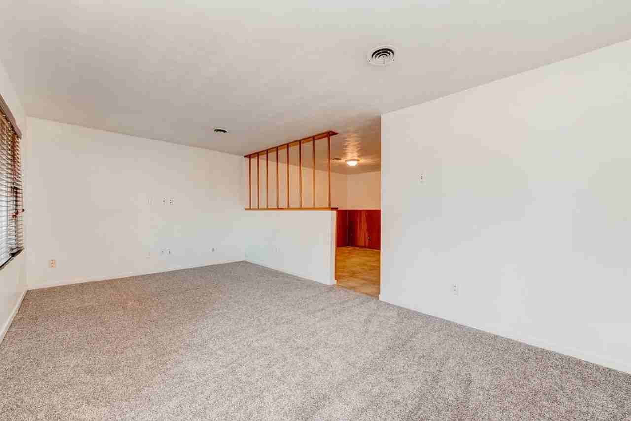 4406 26th St - Photo 3 of 23