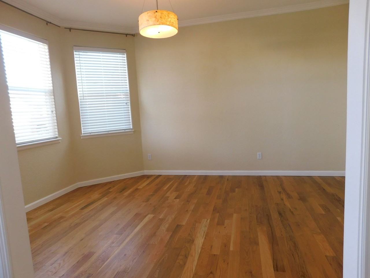 325 Arches Dr - Photo 7 of 22