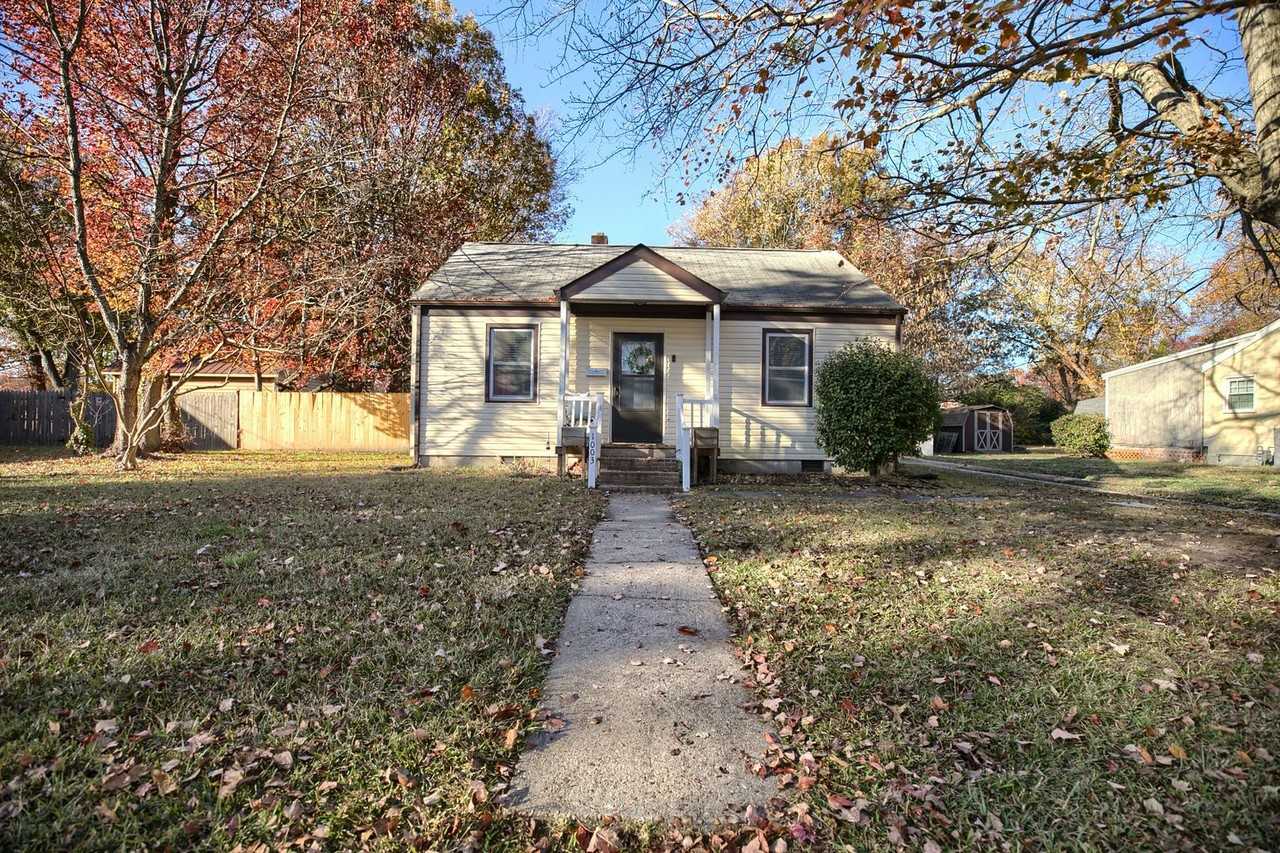1003 Temple Ln - Photo 2 of 21