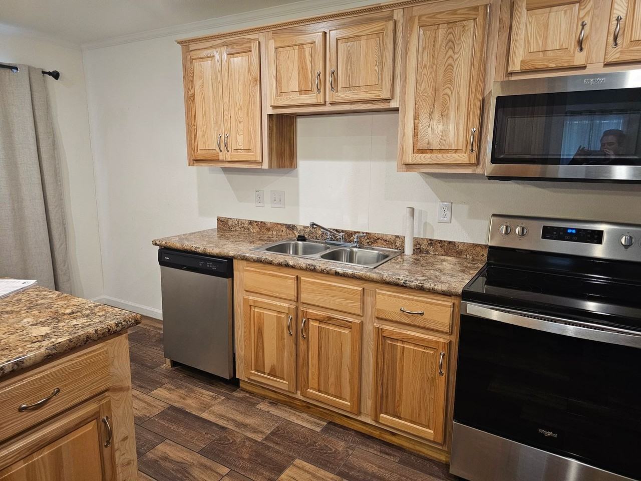 308 G St - Photo 3 of 9