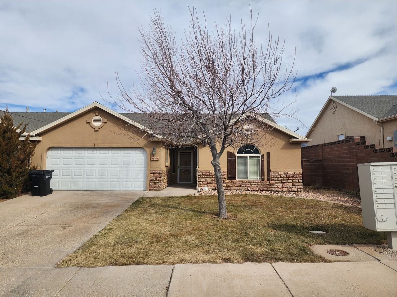 1421 Northern View Dr - Photo 2 of 17