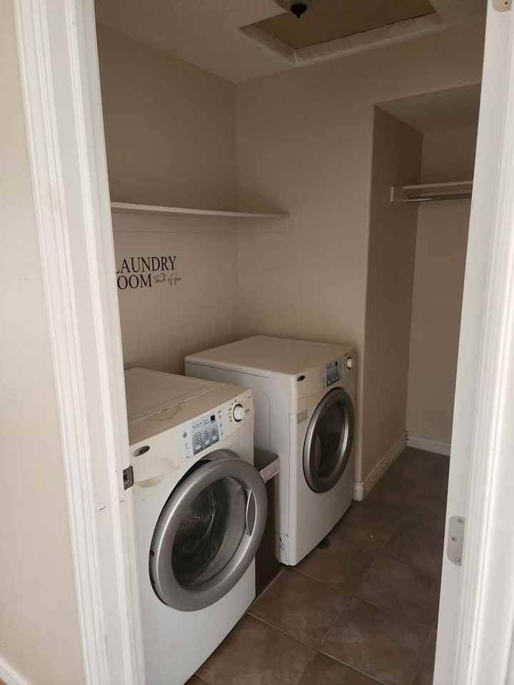 1421 Northern View Dr - Photo 5 of 17