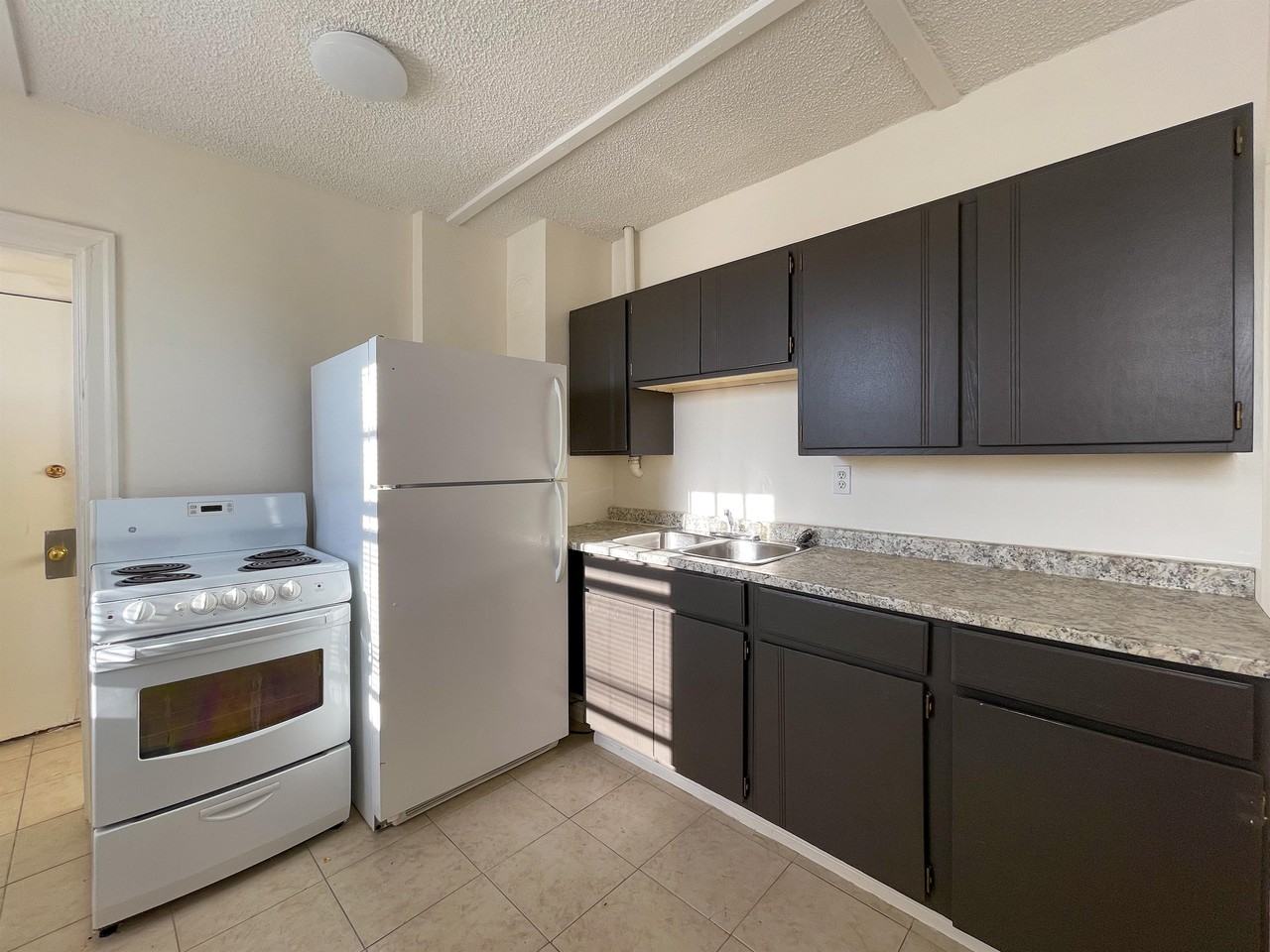 1876 Angus Street - Photo 2 of 5