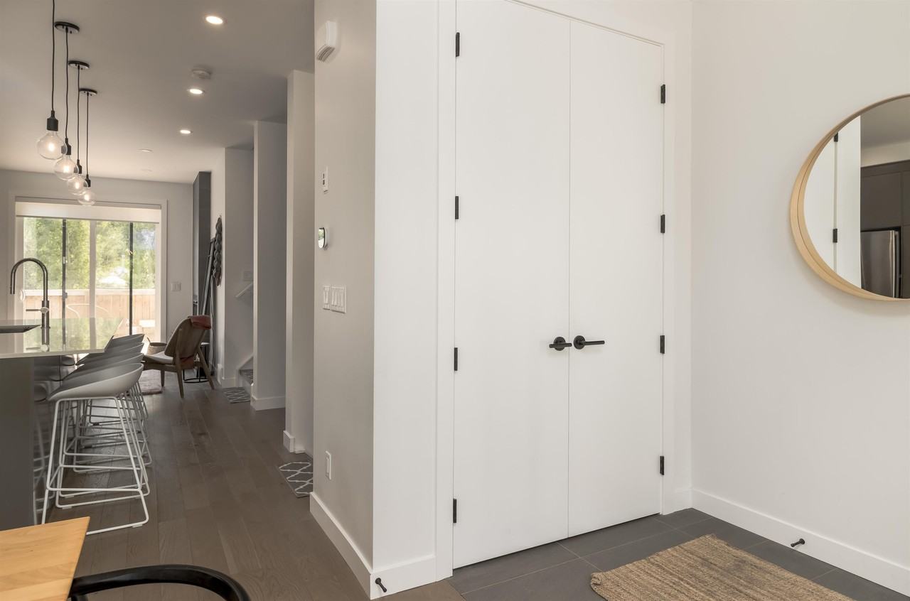 2613 26 Ave Sw #NA - Photo 2 of 29