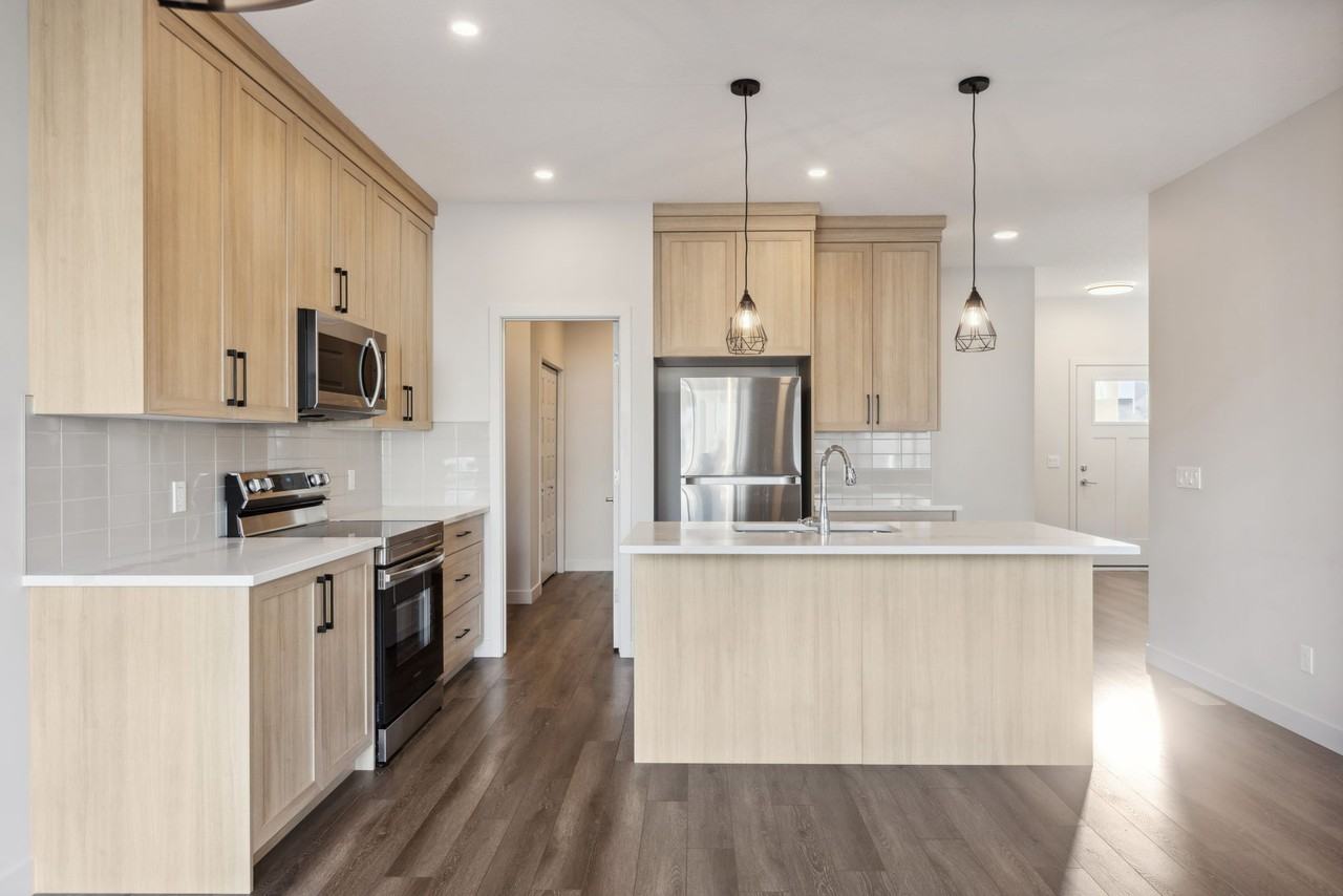 182 Willow Pl Uppr - Photo 2 of 22