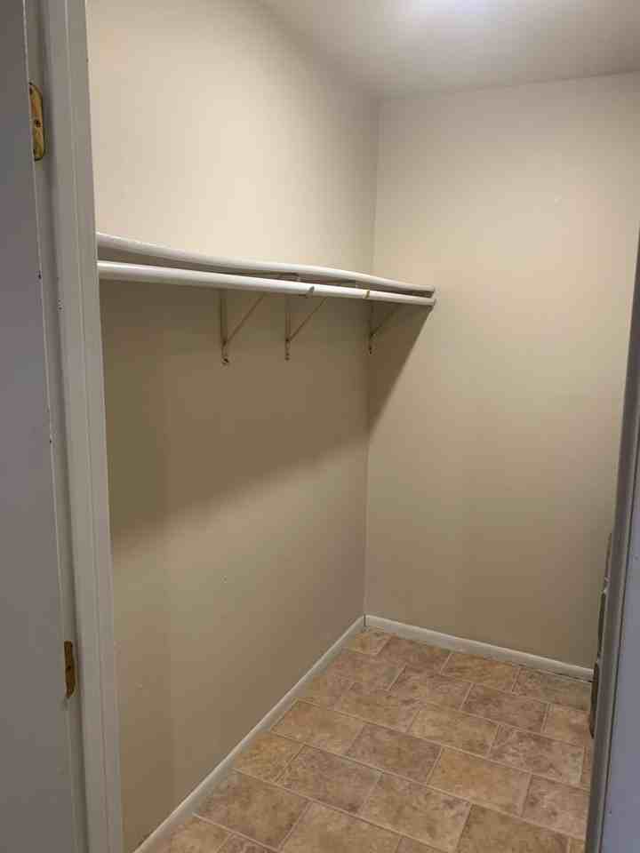 2400 Mcfarland Dr - Photo 5 of 7