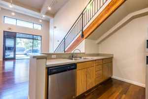 featured image of 210 Nw 20th Ave