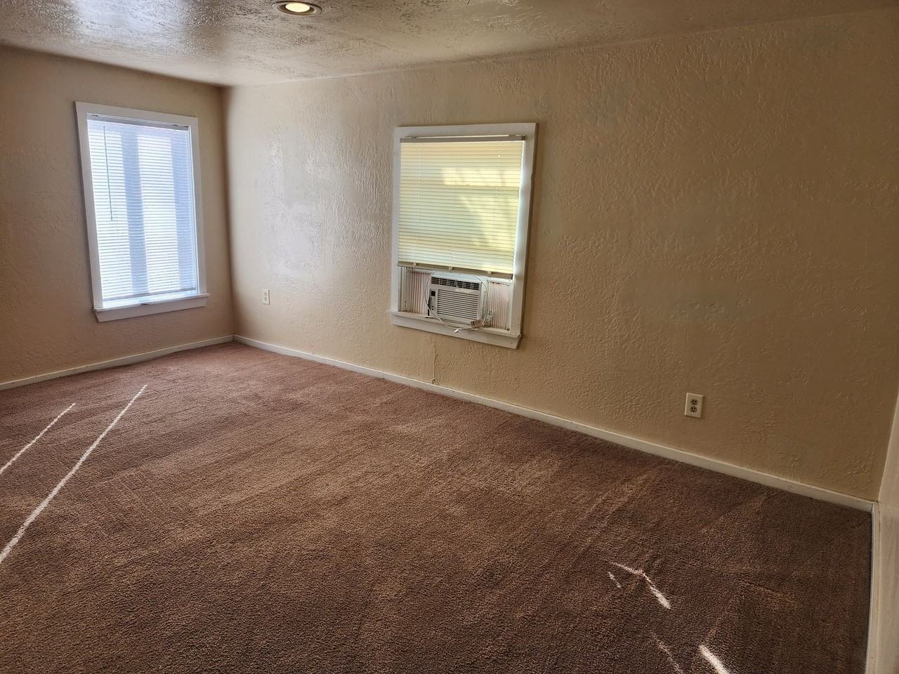 1206 N Abilene Ave - Photo 2 of 22