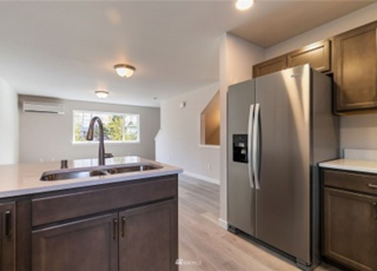 Sunset Village - Photo 4 of 23