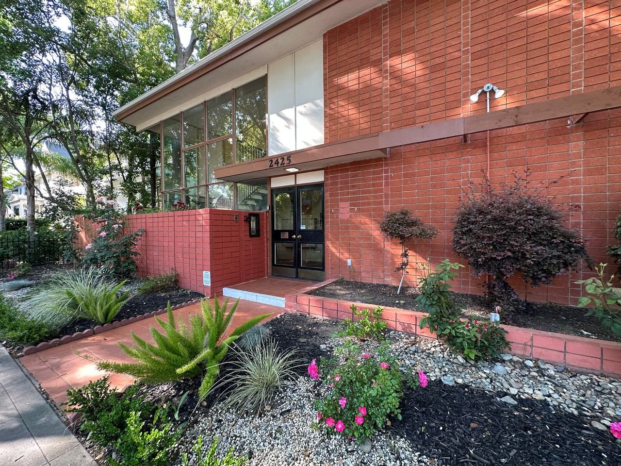 2425 Capitol Avenue - Photo 5 of 5