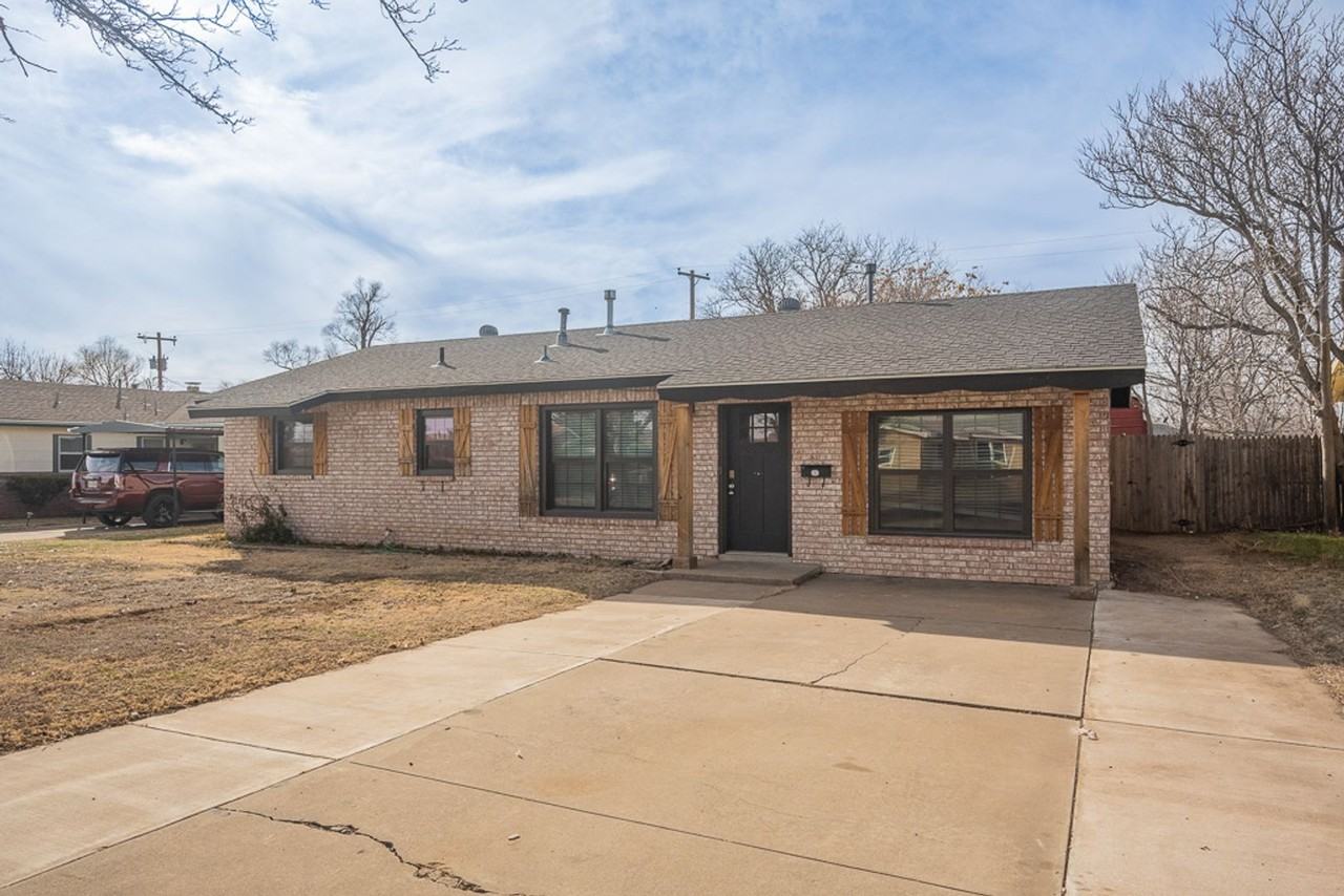 2918 S Dallas St - Photo 2 of 29