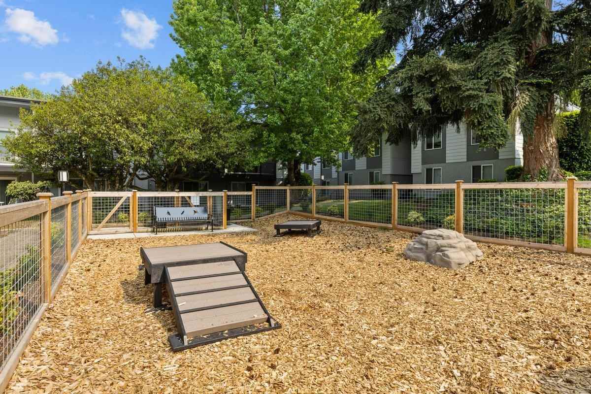 14111 Southeast 6th Street - Photo 2 of 30