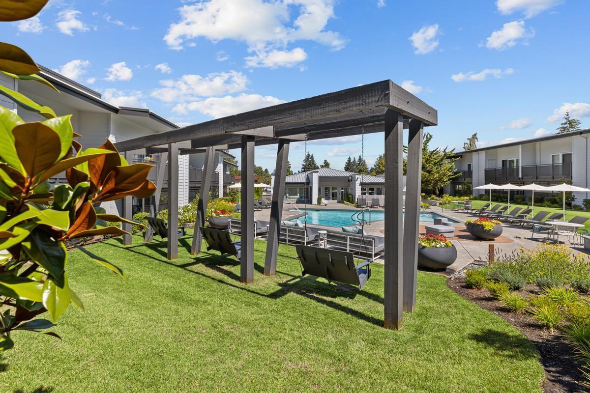 14111 Southeast 6th Street - Photo 5 of 30