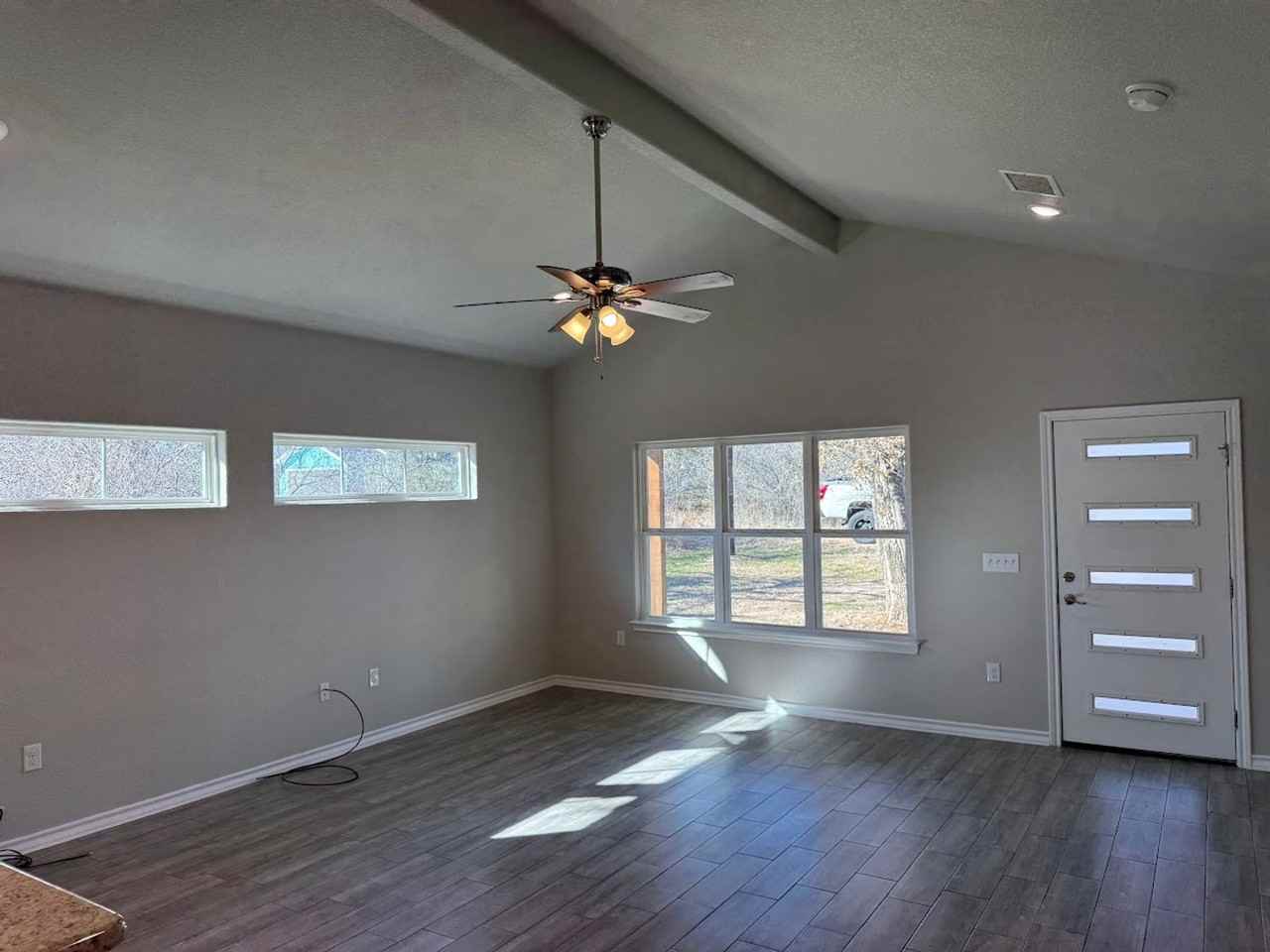 1636 Navajo Trl - Photo 3 of 12