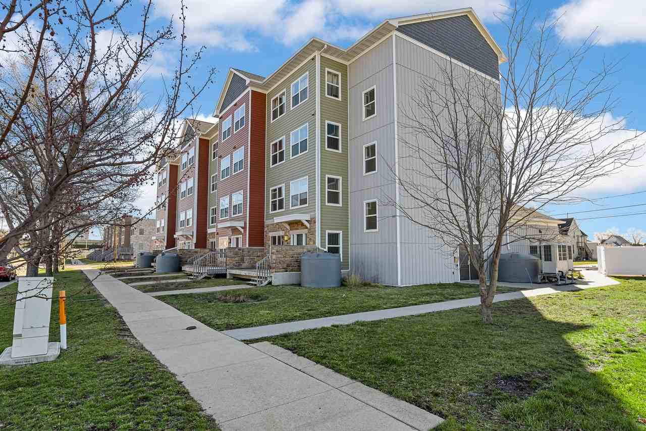 Kingston Pointe - Photo 3 of 3