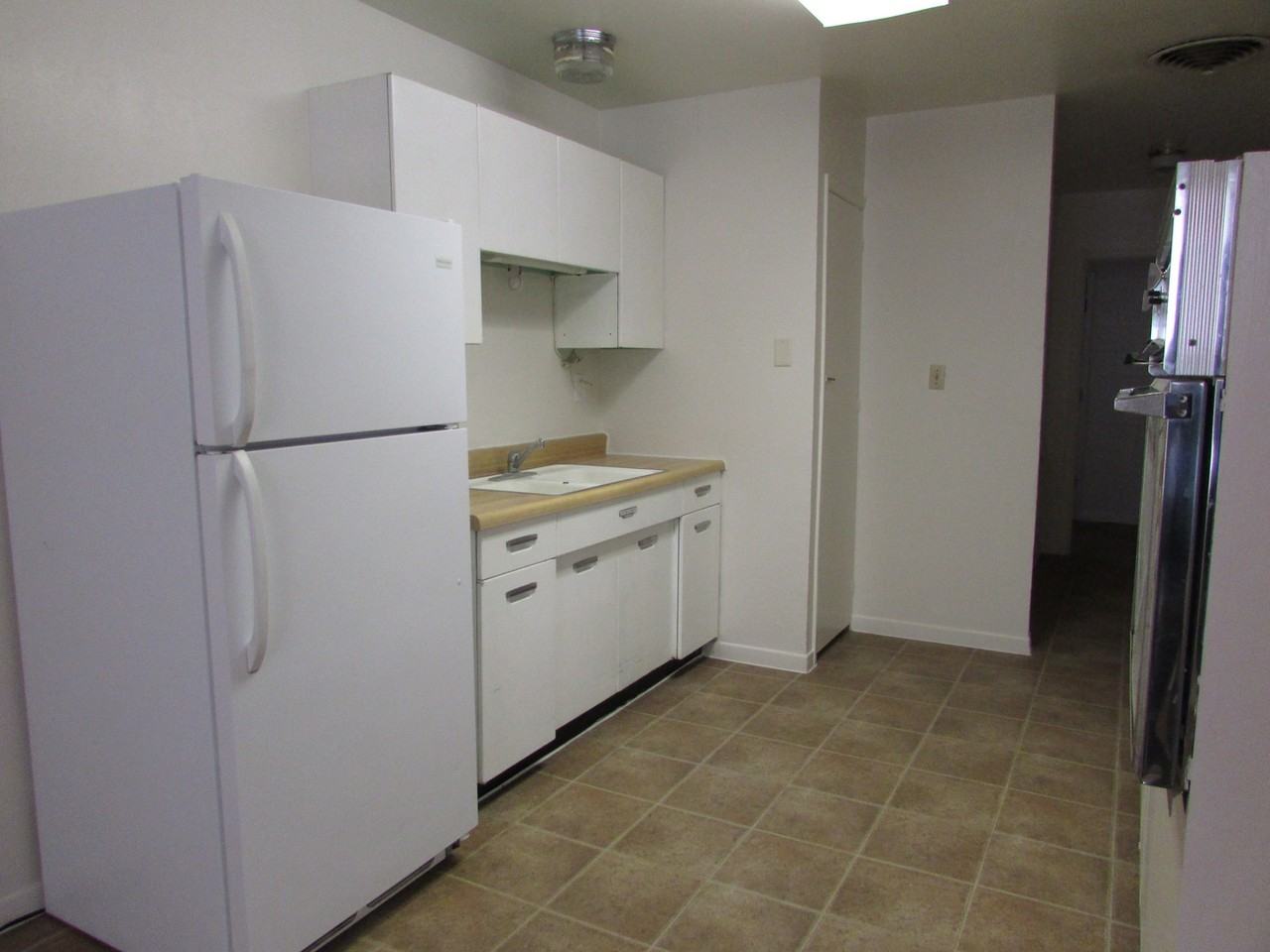 917 S Platinum Ave - Photo 3 of 11